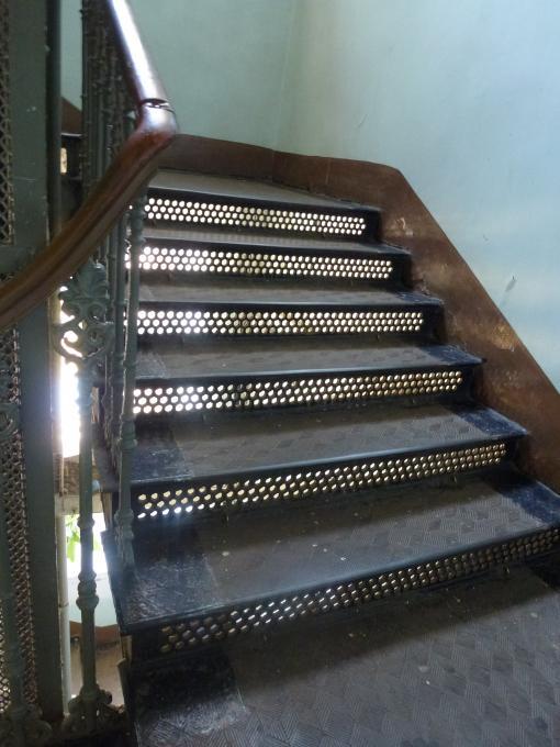 Сотовая лестница