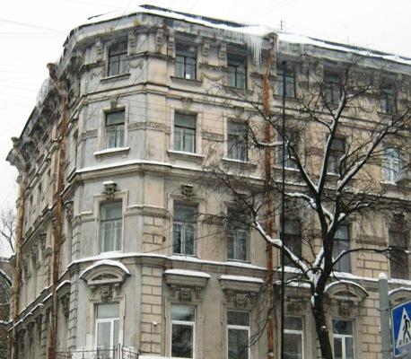 Где стоит сей дом? 