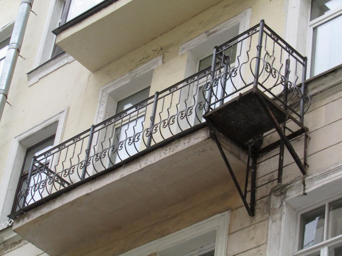 И такие бывают балконы...где?
