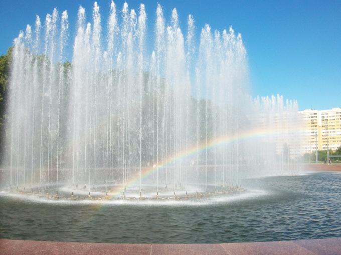 лето радуга фонтан парк