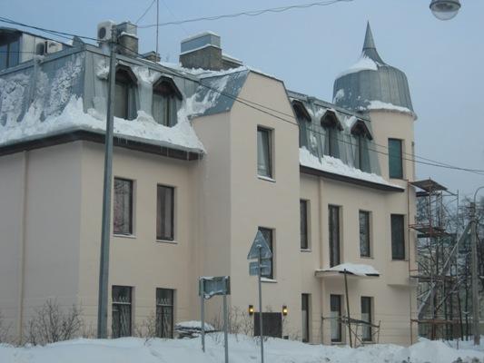 Где находится этот особнячок? 