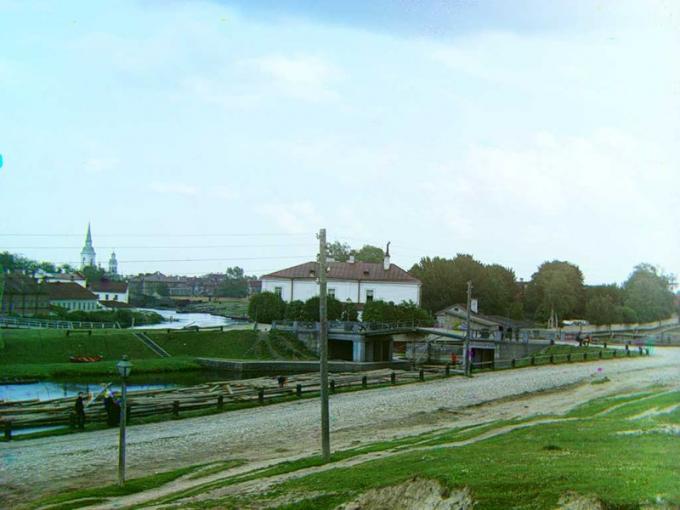 Старое фото.